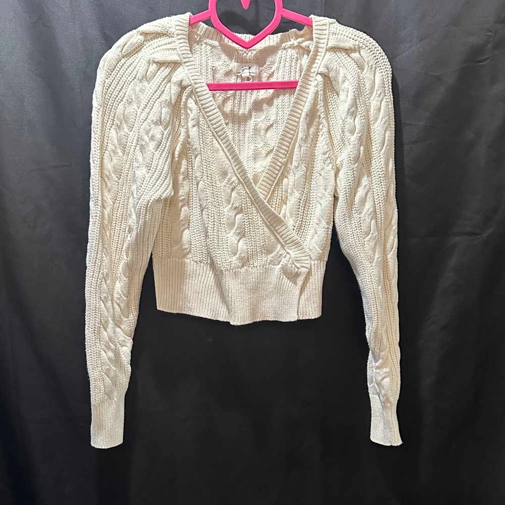 Aerie Ivory V-Neck Cable Knit Sweater